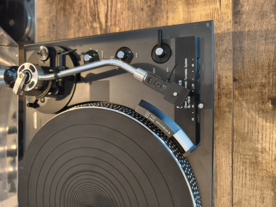 Technics SL 1900