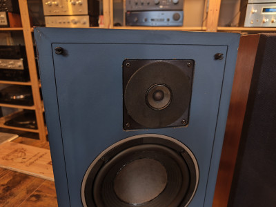 JBL 4301b