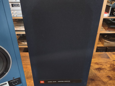 JBL 4301b