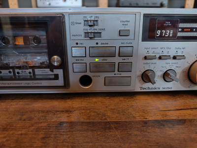 TECHNICS M250