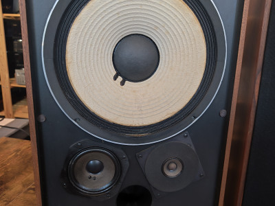 JBL 4311B