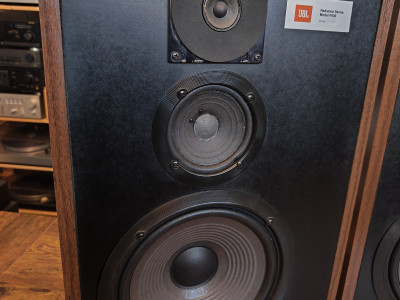 JBL RADIANCE 103