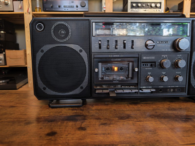 SANYO m9998lu