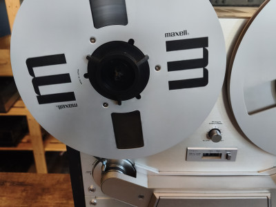 AKAI GX636