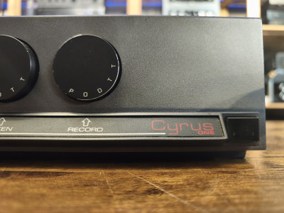 CYRUS ONE 1° serie