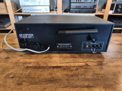 MARANTZ model 2050