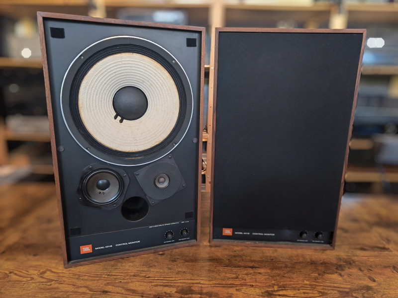 JBL 4311B