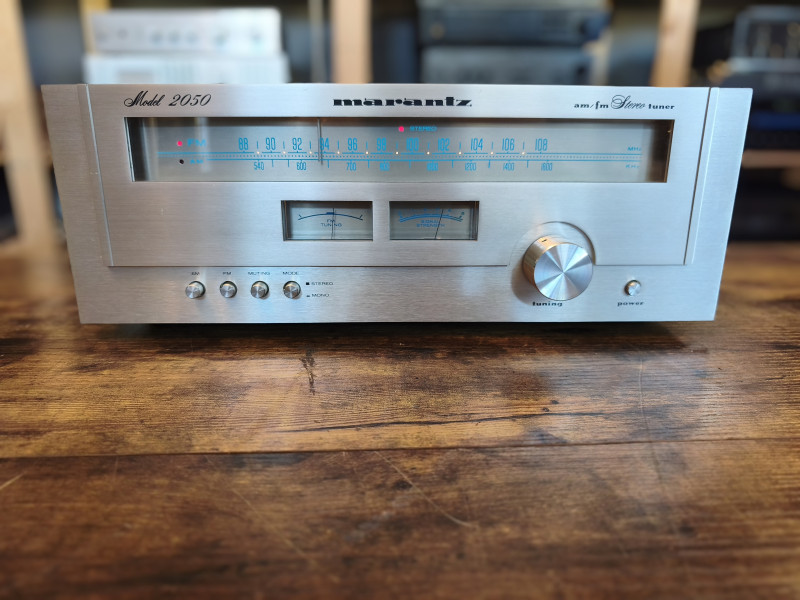 MARANTZ model 2050